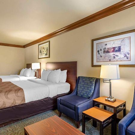 Quality Inn & Suites Denver Airport - Gateway Park Аурора Екстериор снимка