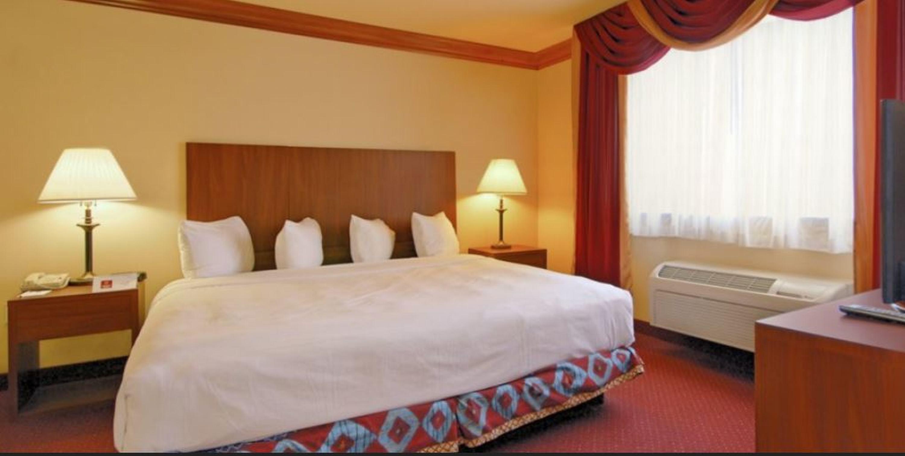 Quality Inn & Suites Denver Airport - Gateway Park Аурора Екстериор снимка