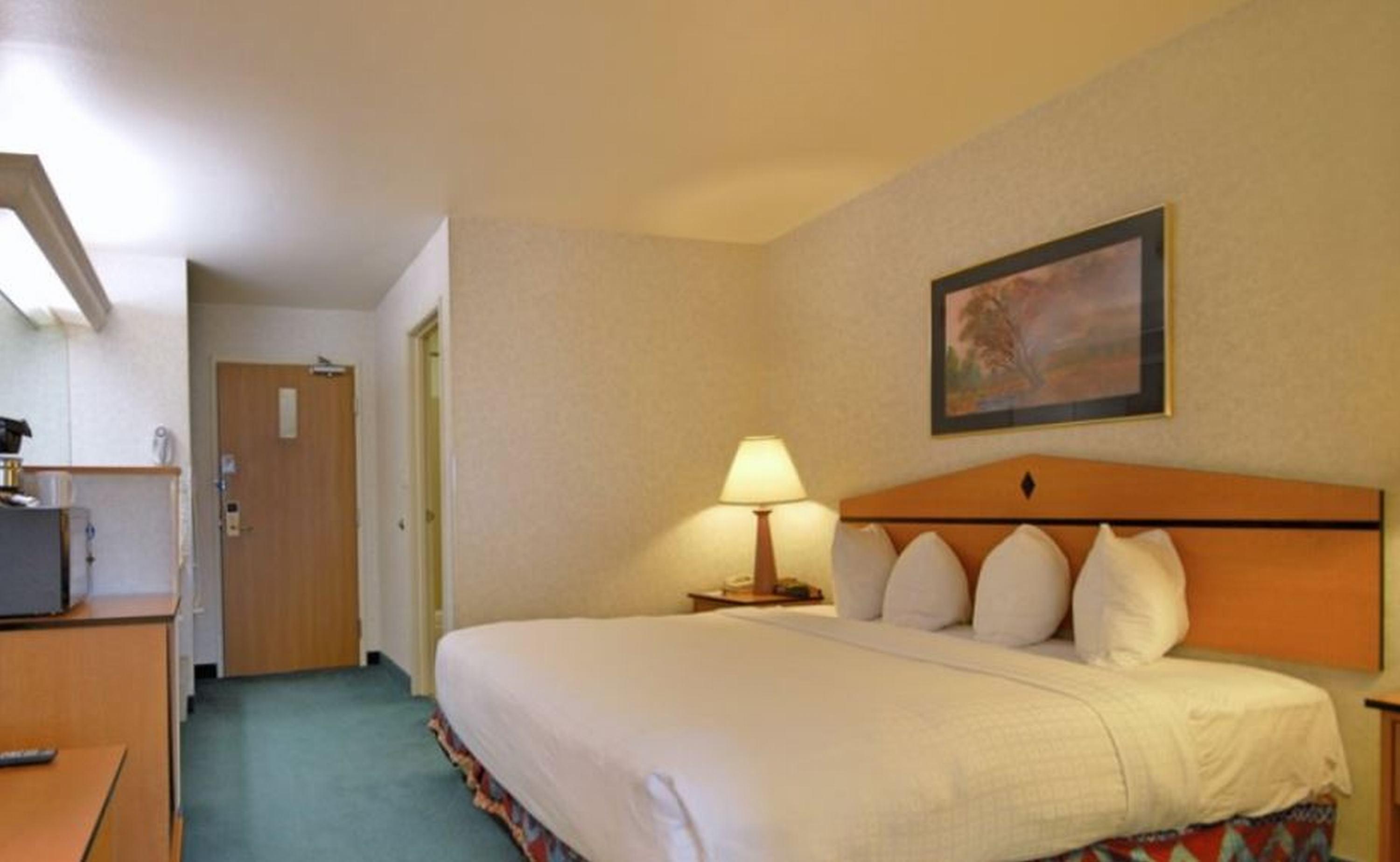 Quality Inn & Suites Denver Airport - Gateway Park Аурора Екстериор снимка