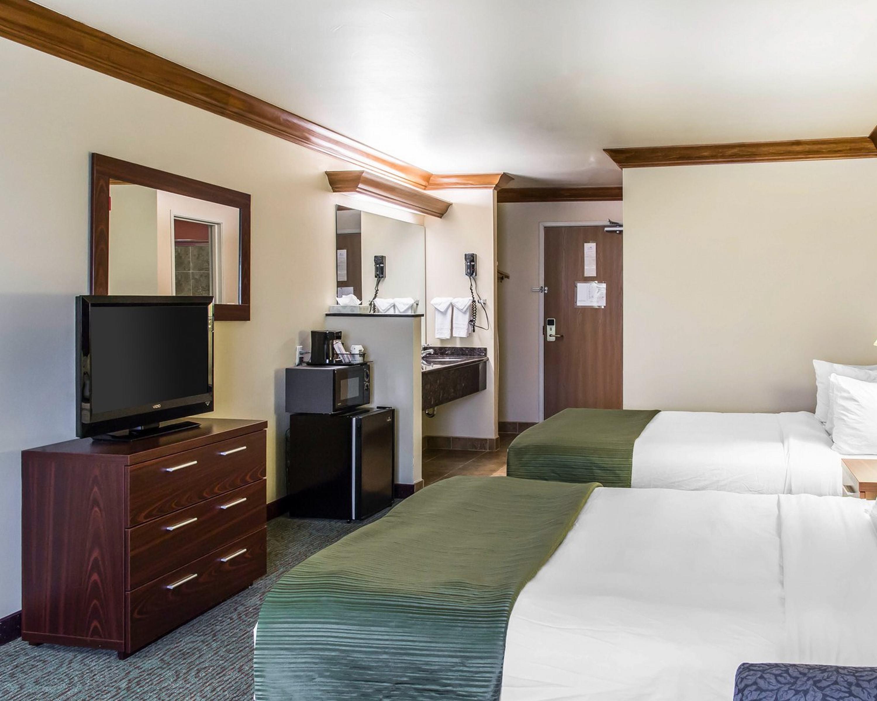 Quality Inn & Suites Denver Airport - Gateway Park Аурора Екстериор снимка