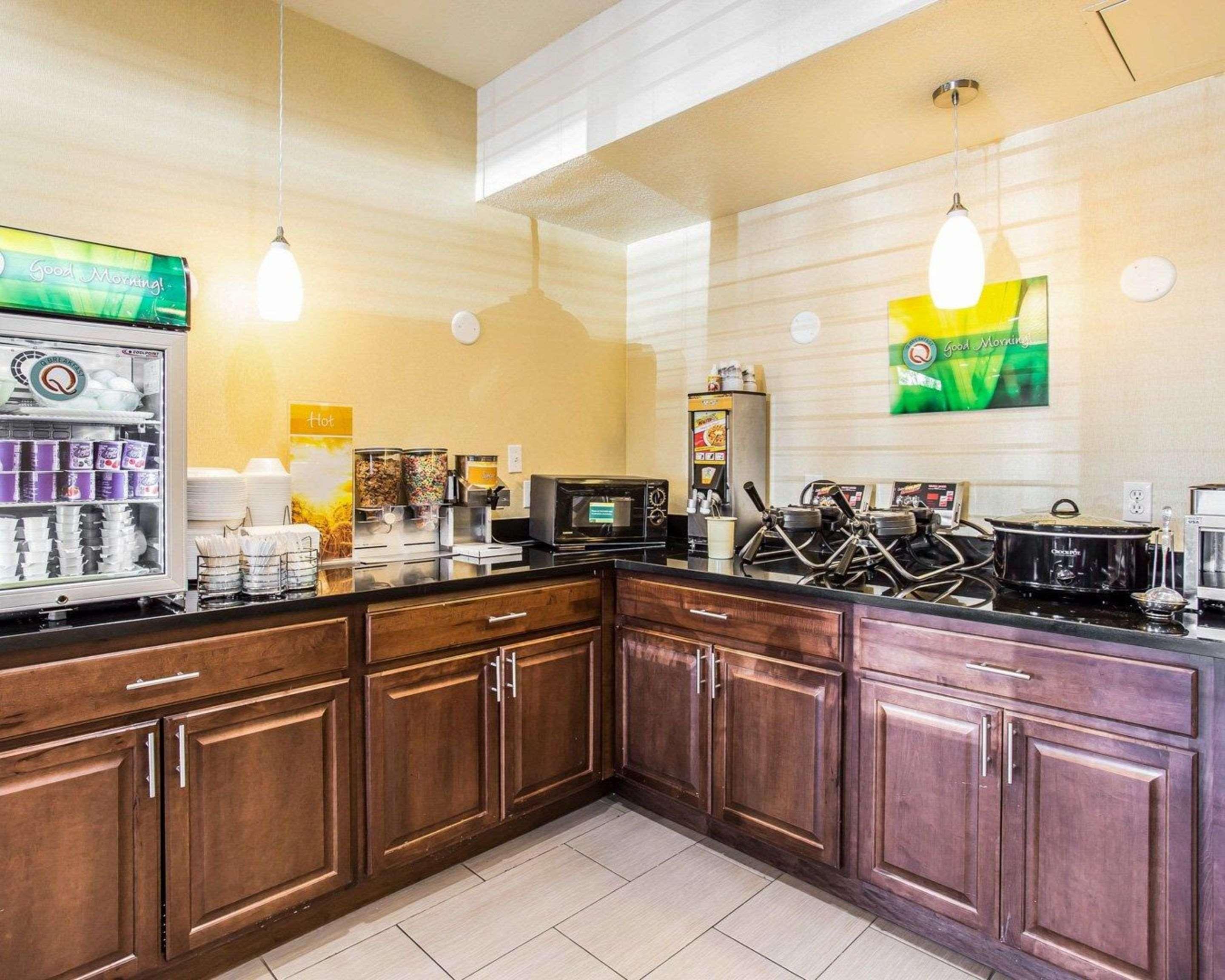 Quality Inn & Suites Denver Airport - Gateway Park Аурора Екстериор снимка