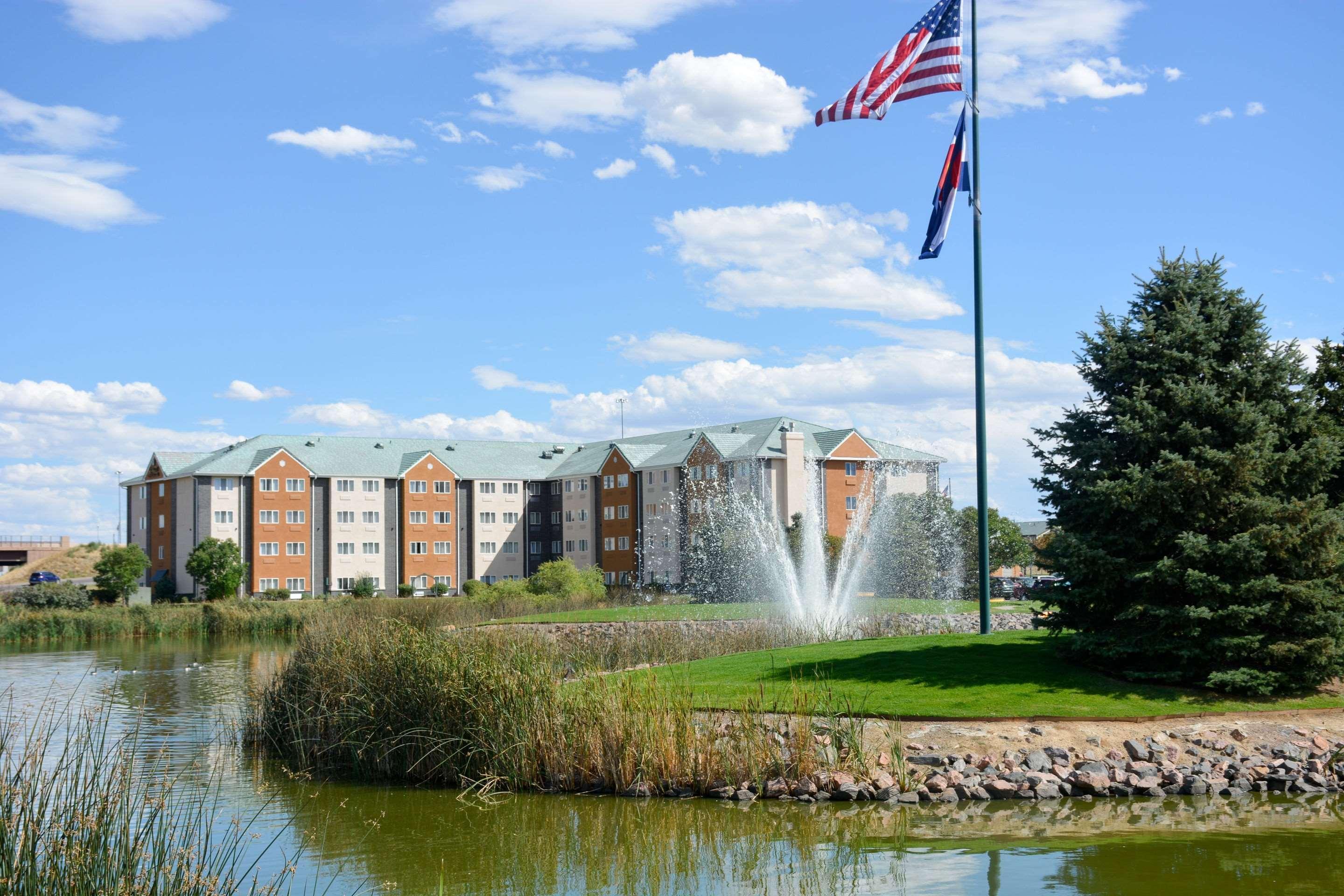 Quality Inn & Suites Denver Airport - Gateway Park Аурора Екстериор снимка
