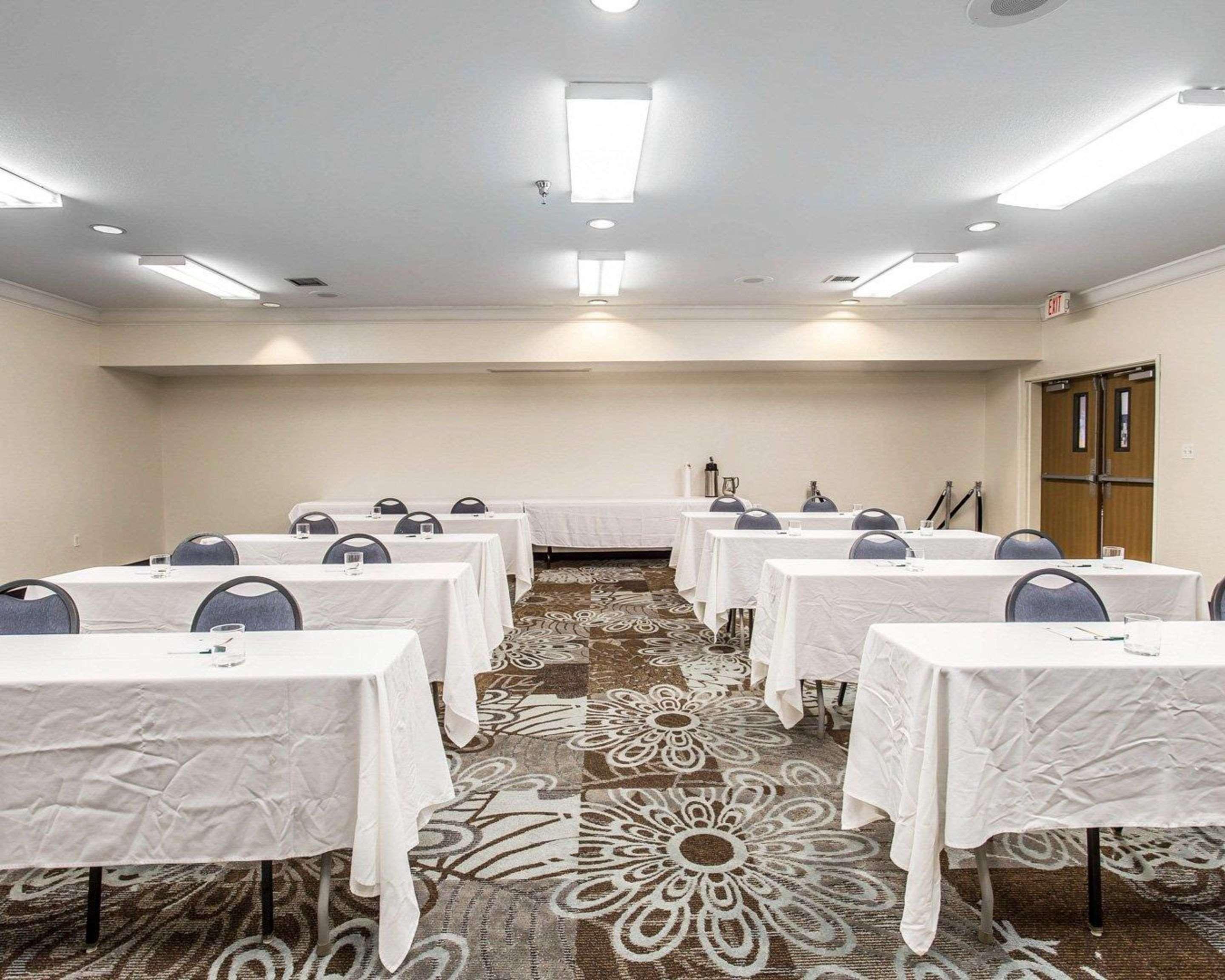 Quality Inn & Suites Denver Airport - Gateway Park Аурора Екстериор снимка