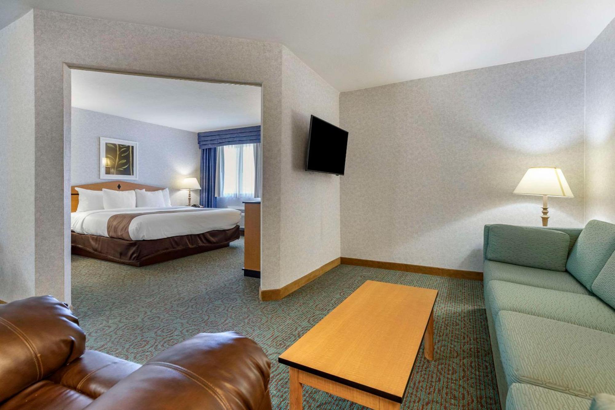 Quality Inn & Suites Denver Airport - Gateway Park Аурора Екстериор снимка