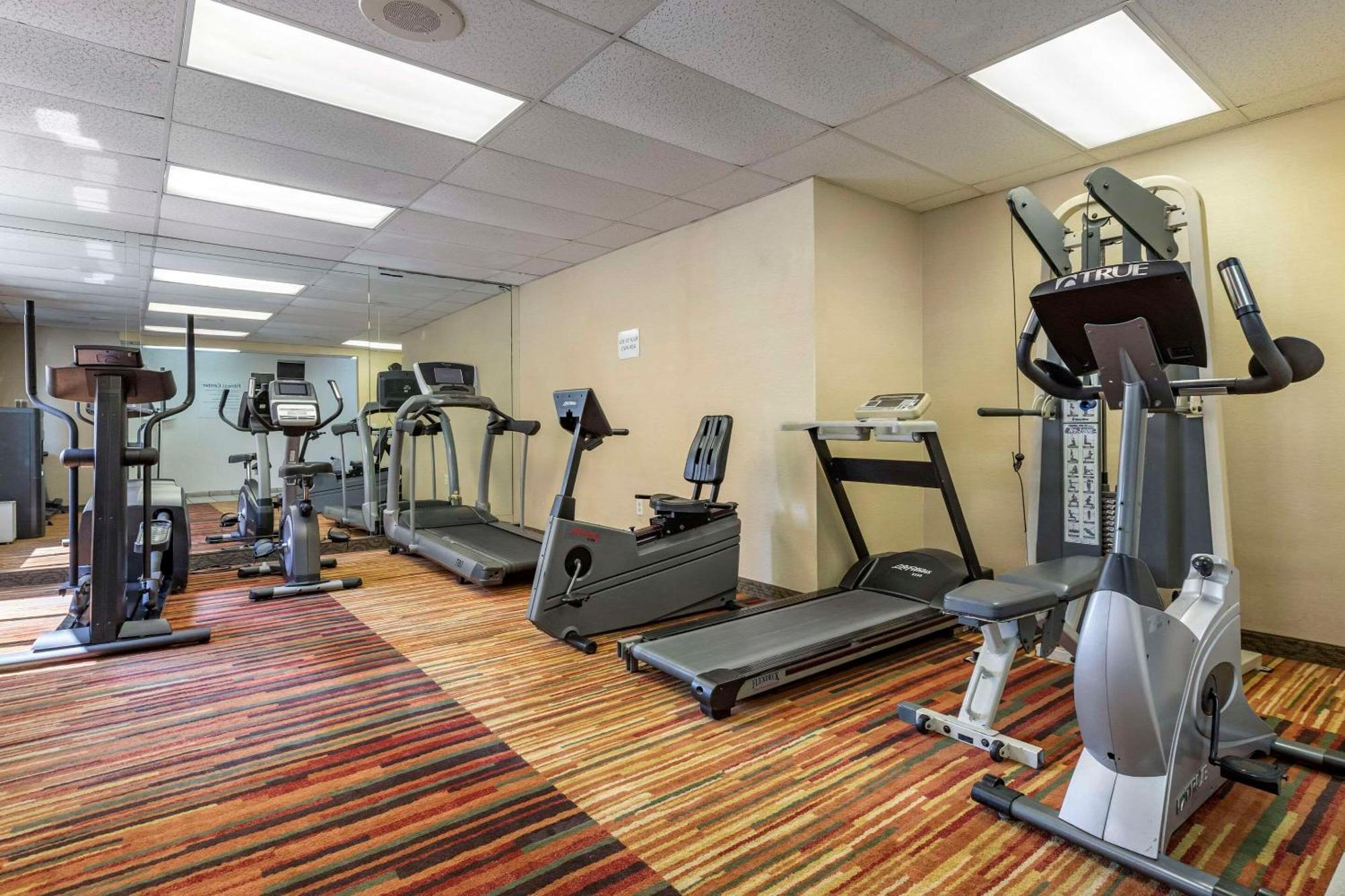 Quality Inn & Suites Denver Airport - Gateway Park Аурора Екстериор снимка