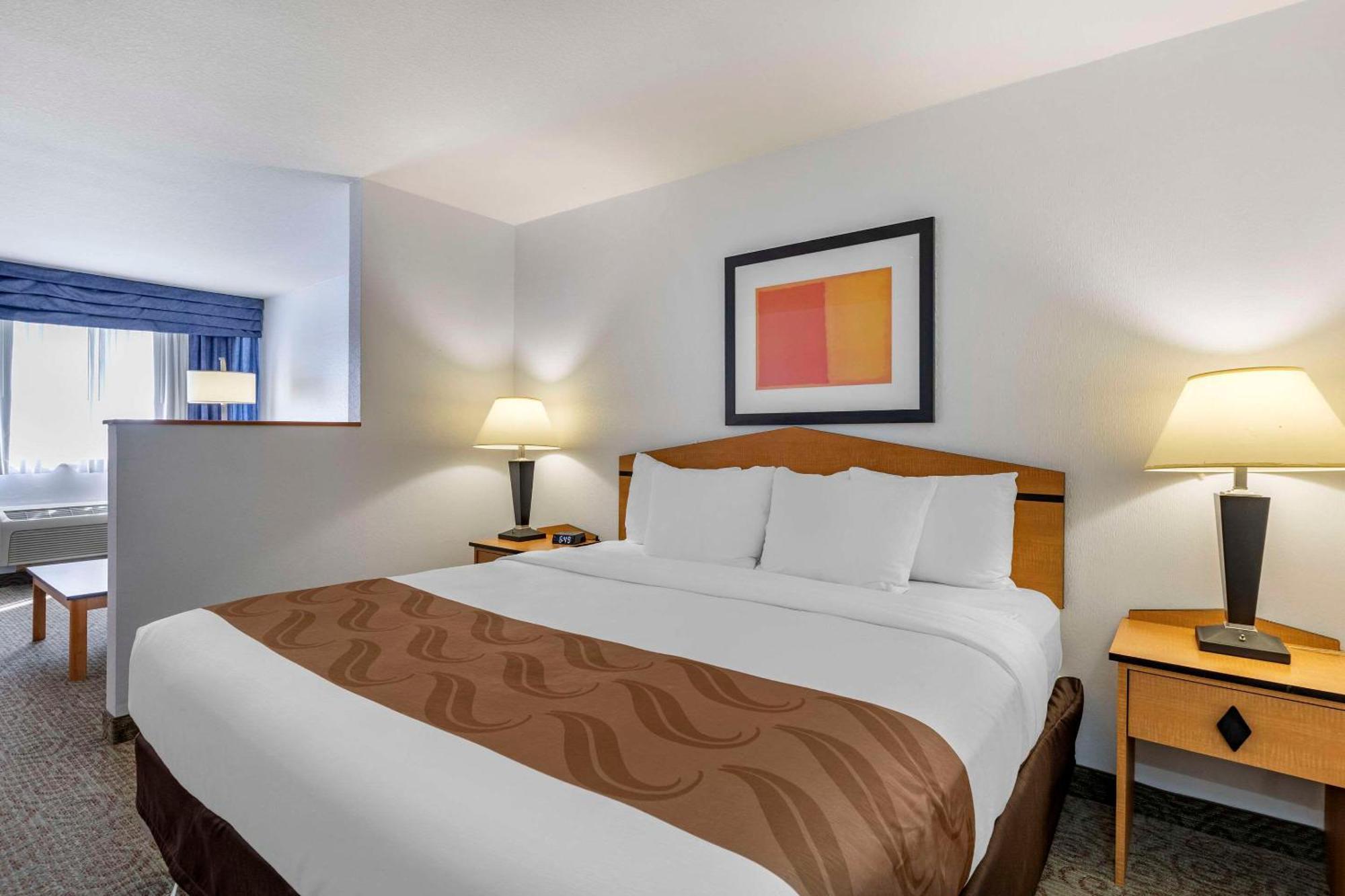 Quality Inn & Suites Denver Airport - Gateway Park Аурора Екстериор снимка
