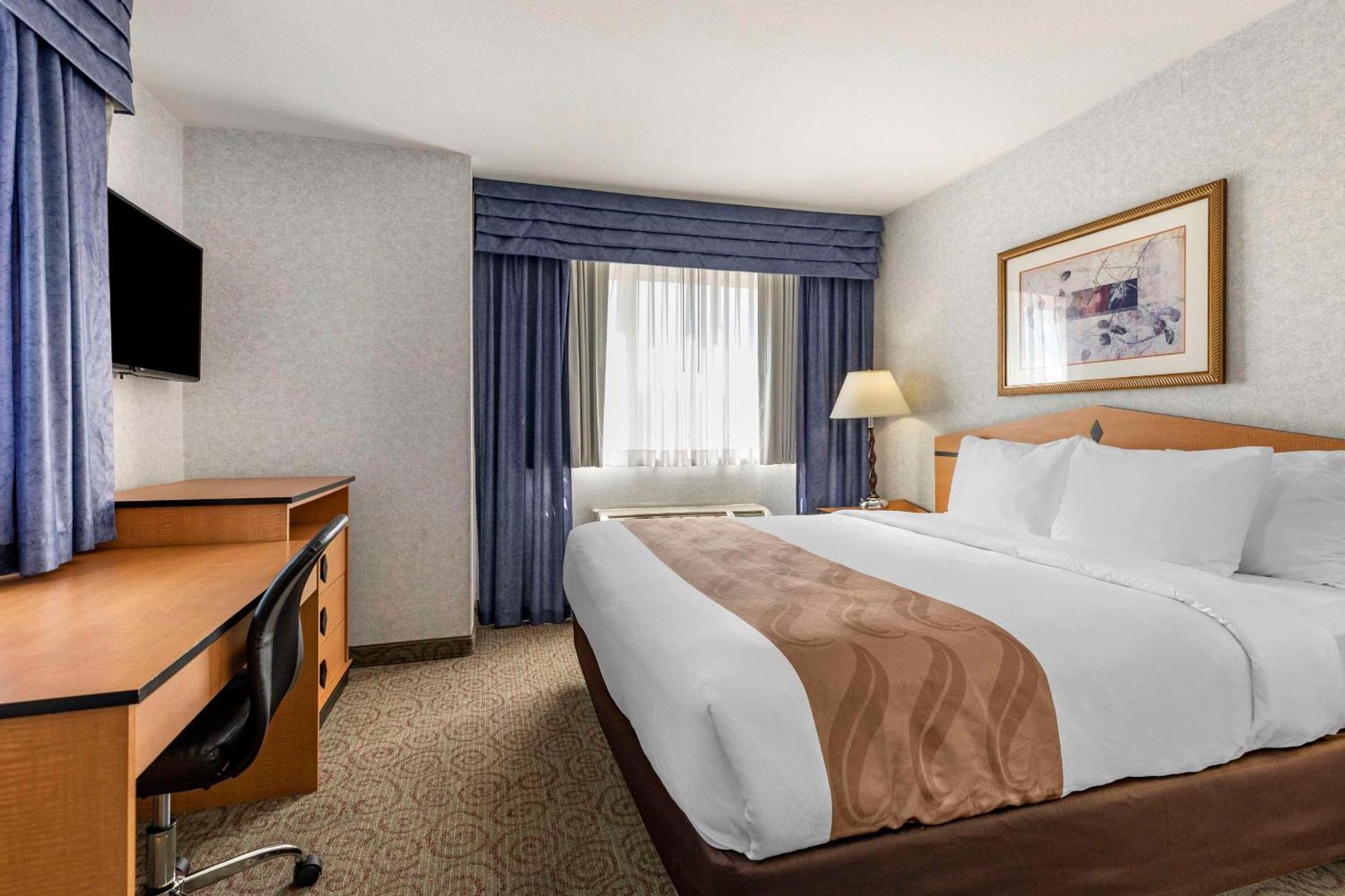 Quality Inn & Suites Denver Airport - Gateway Park Аурора Екстериор снимка