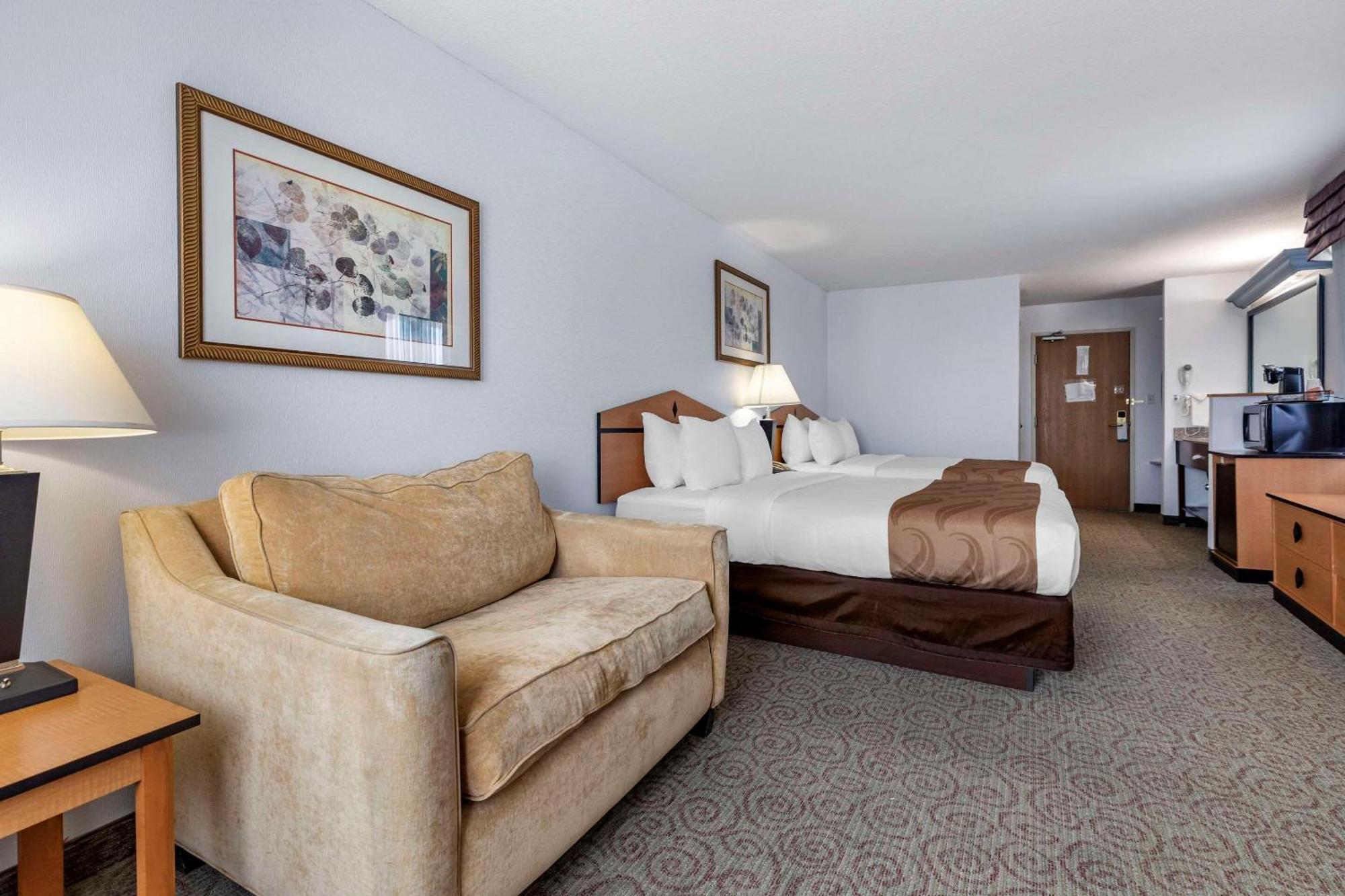 Quality Inn & Suites Denver Airport - Gateway Park Аурора Екстериор снимка
