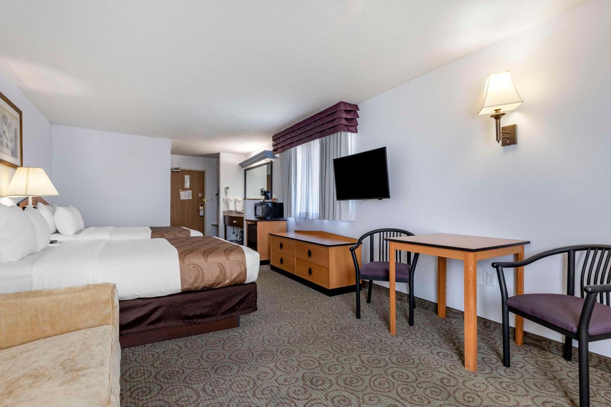 Quality Inn & Suites Denver Airport - Gateway Park Аурора Екстериор снимка